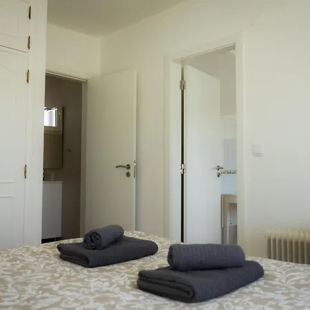 Apartment Village *